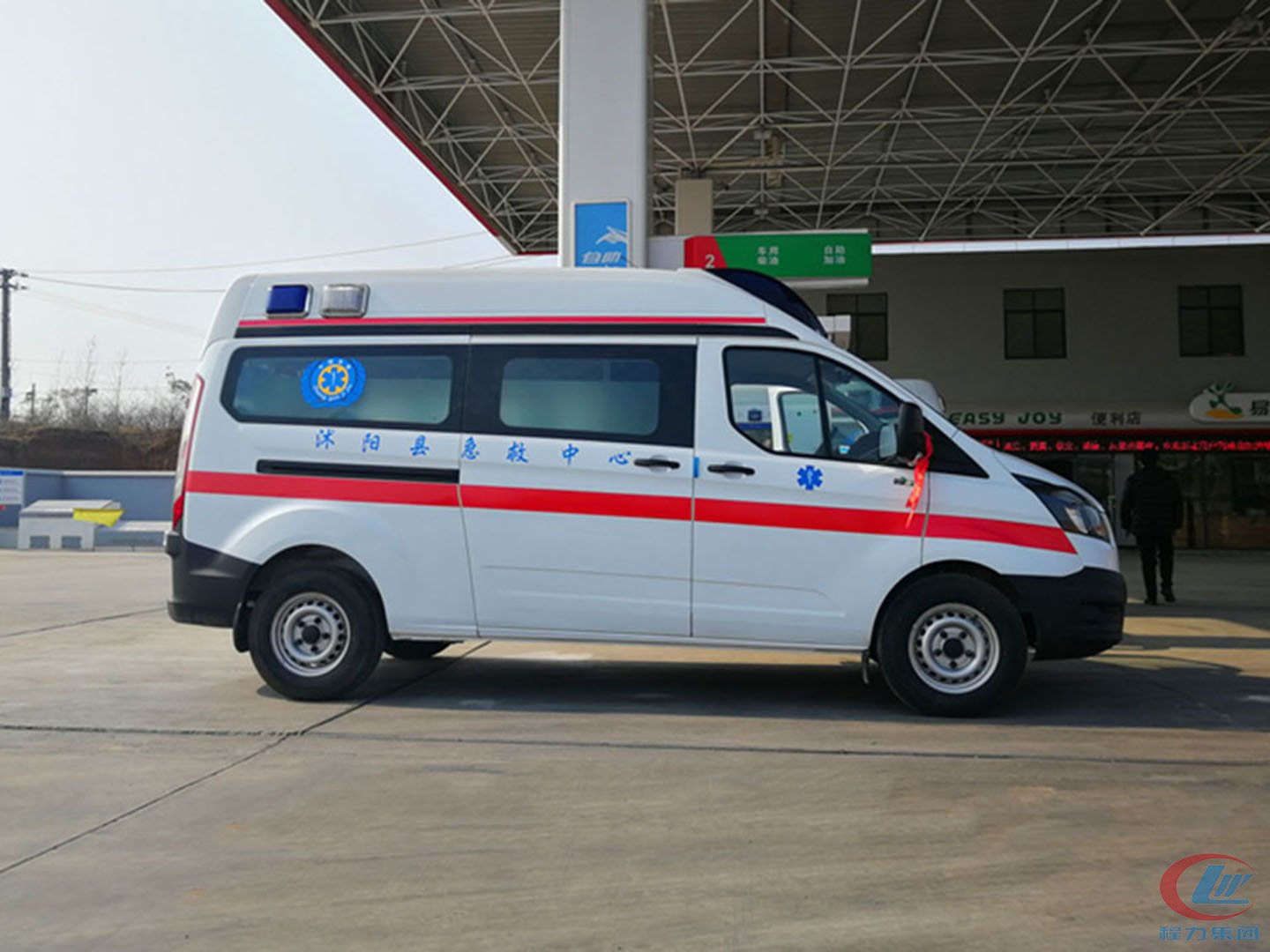 國六福特V362中軸中頂救護(hù)車