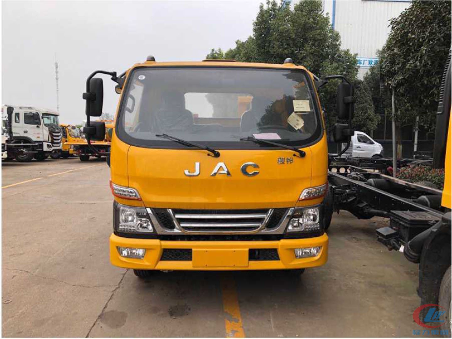 國(guó)六江淮駿鈴V5一拖二平板清障車