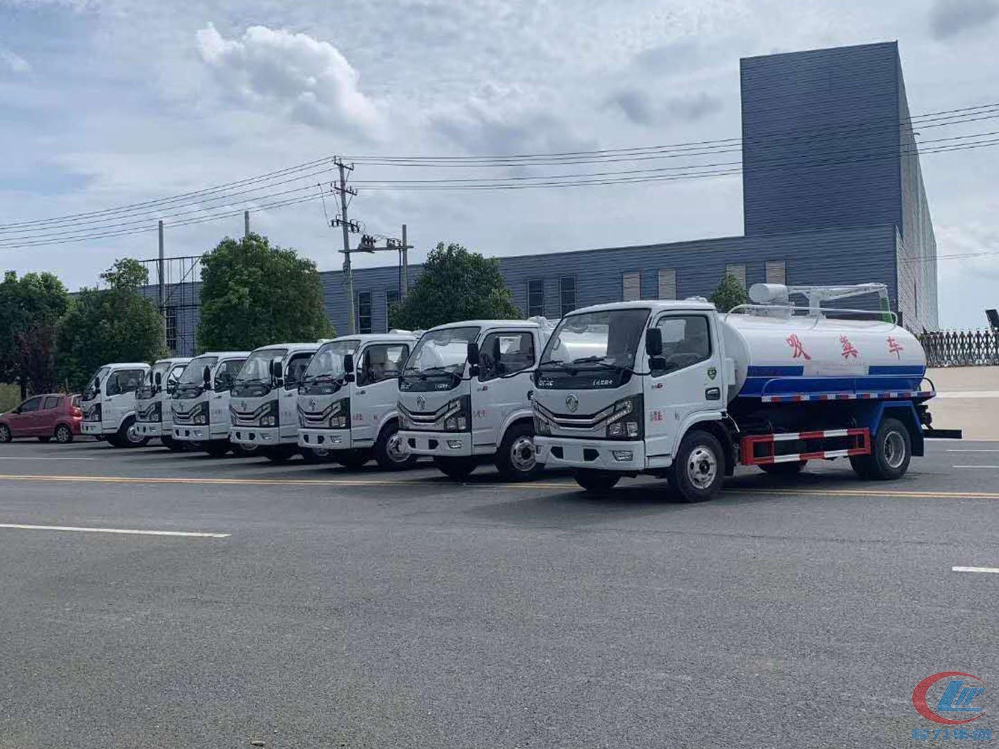 程力集團國六東風多利卡吸糞車批量發(fā)往內(nèi)蒙古