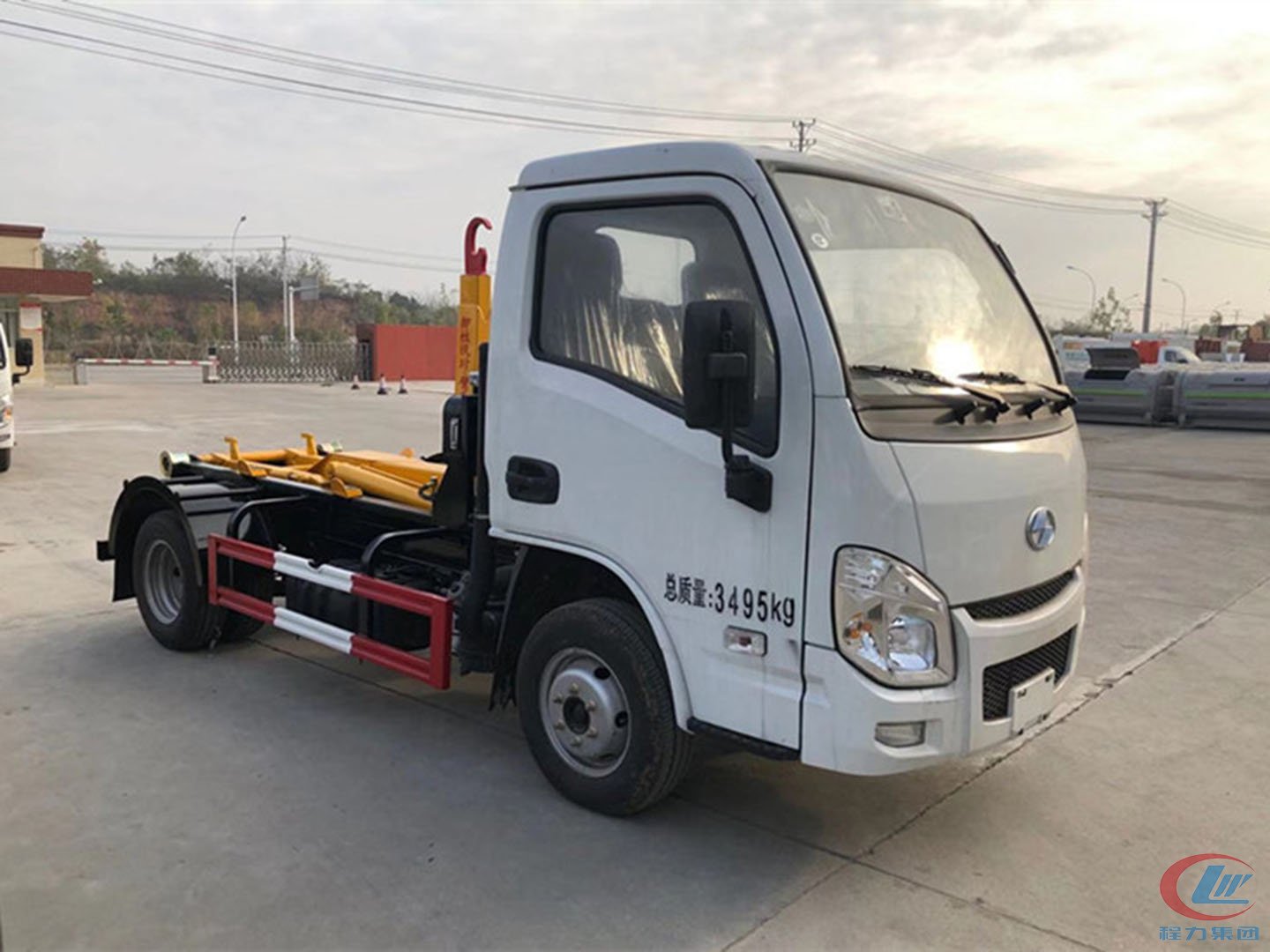 國六躍進3方勾臂垃圾車