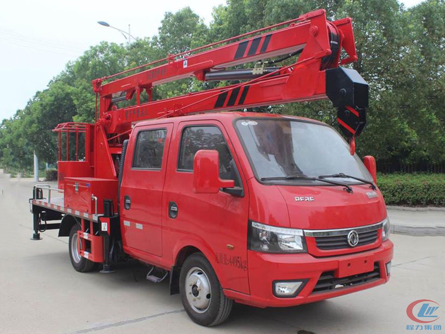 國六東風(fēng)途逸13米藍牌高空作業(yè)車