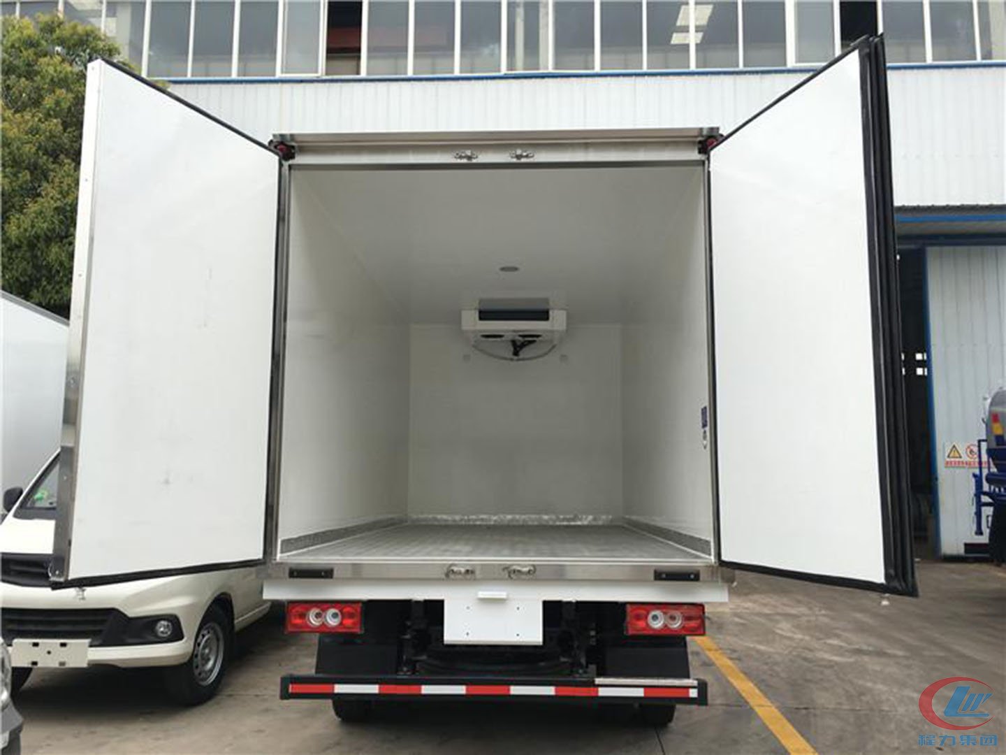 國(guó)六奧鈴速運(yùn)冷藏車(chē)