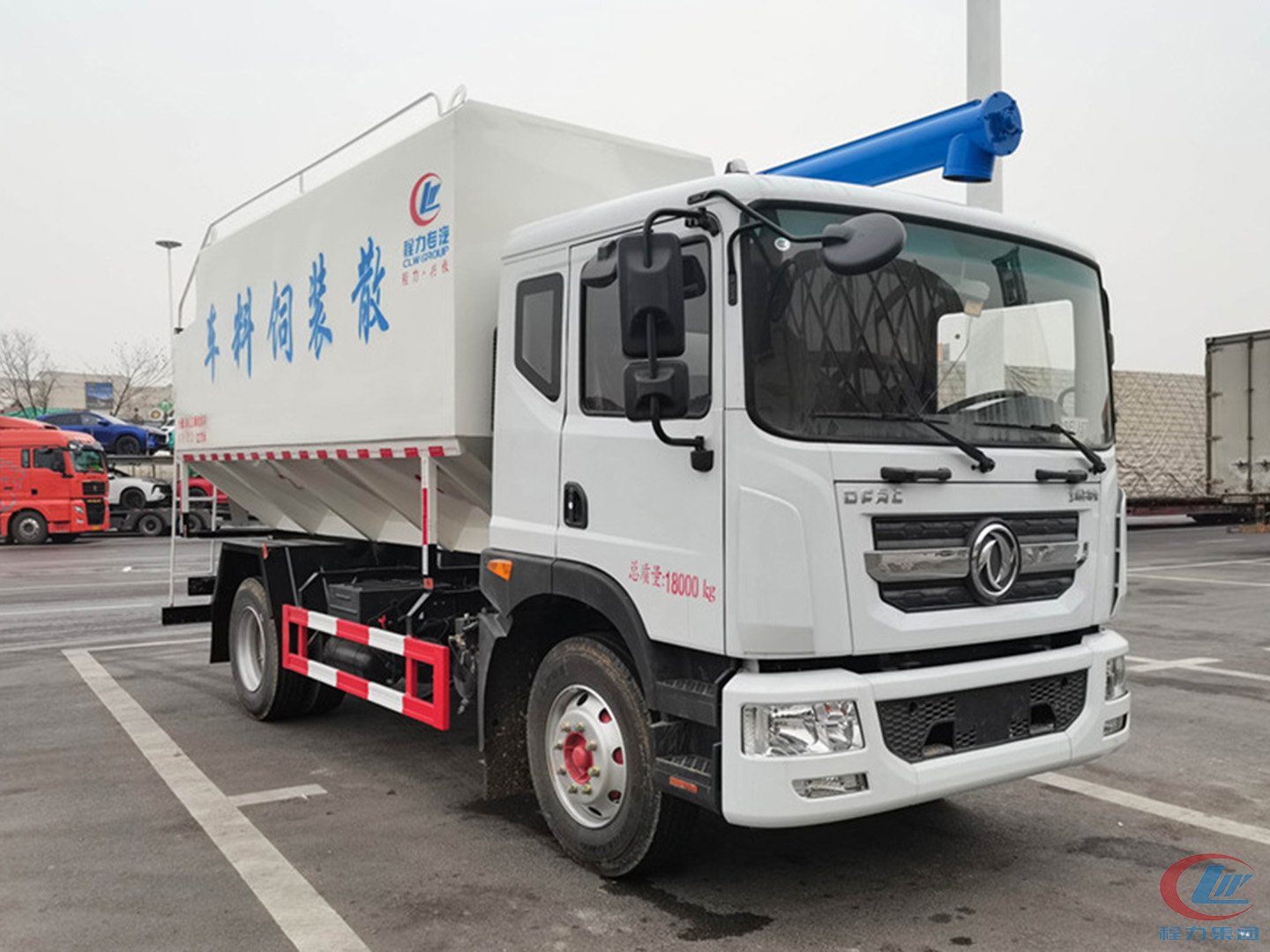 東風(fēng)多利卡D9國(guó)六散裝飼料運(yùn)輸車