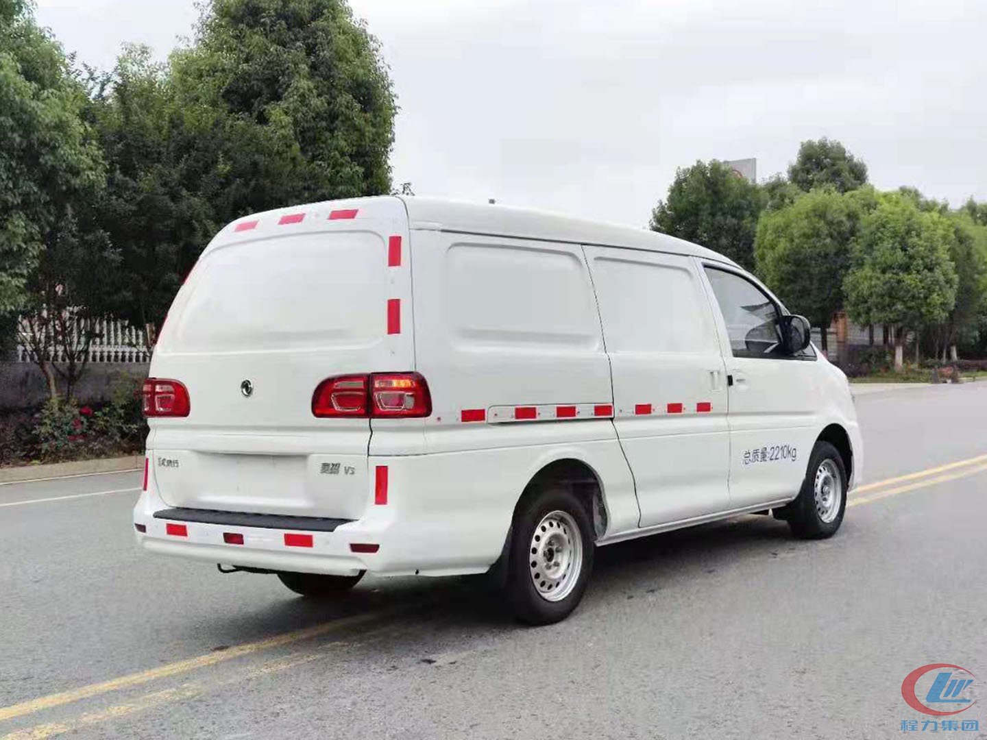 國六東風(fēng)風(fēng)行菱智V3冷藏車