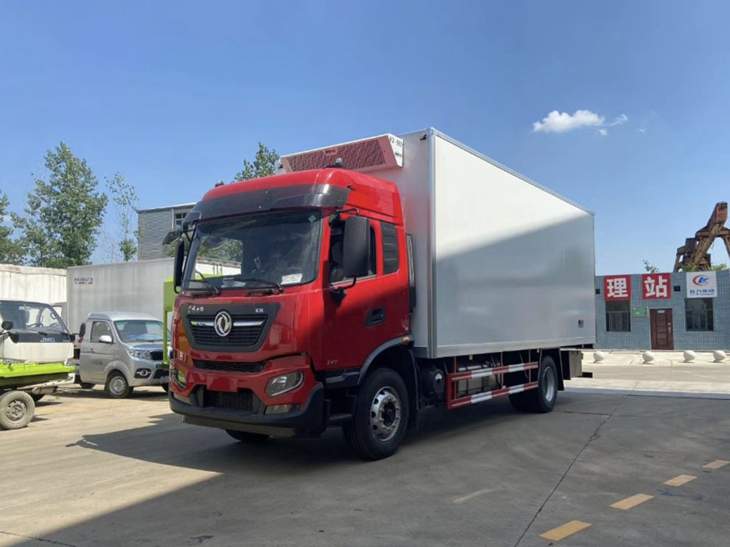 國(guó)六東風(fēng)天錦7.8米冷藏車(chē)