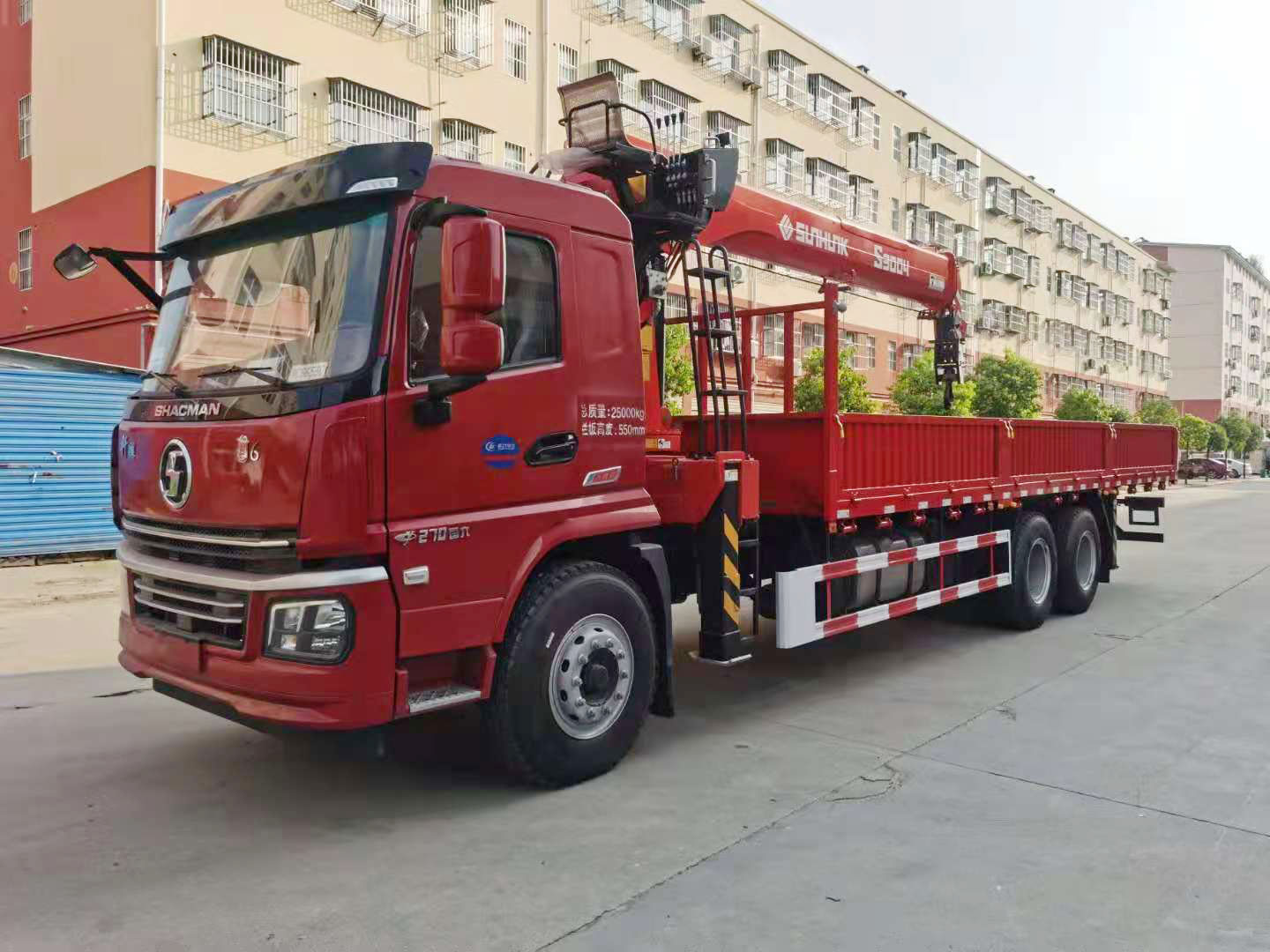 國(guó)六陜汽翼6后八輪隨車(chē)吊