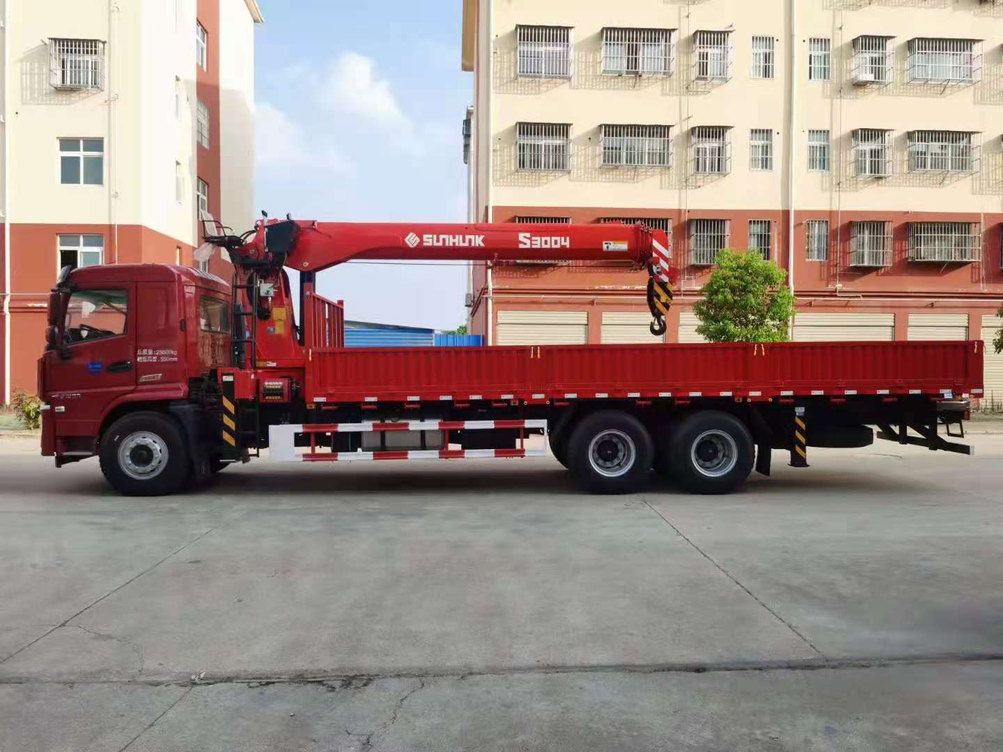 國(guó)六陜汽翼6后八輪隨車(chē)吊
