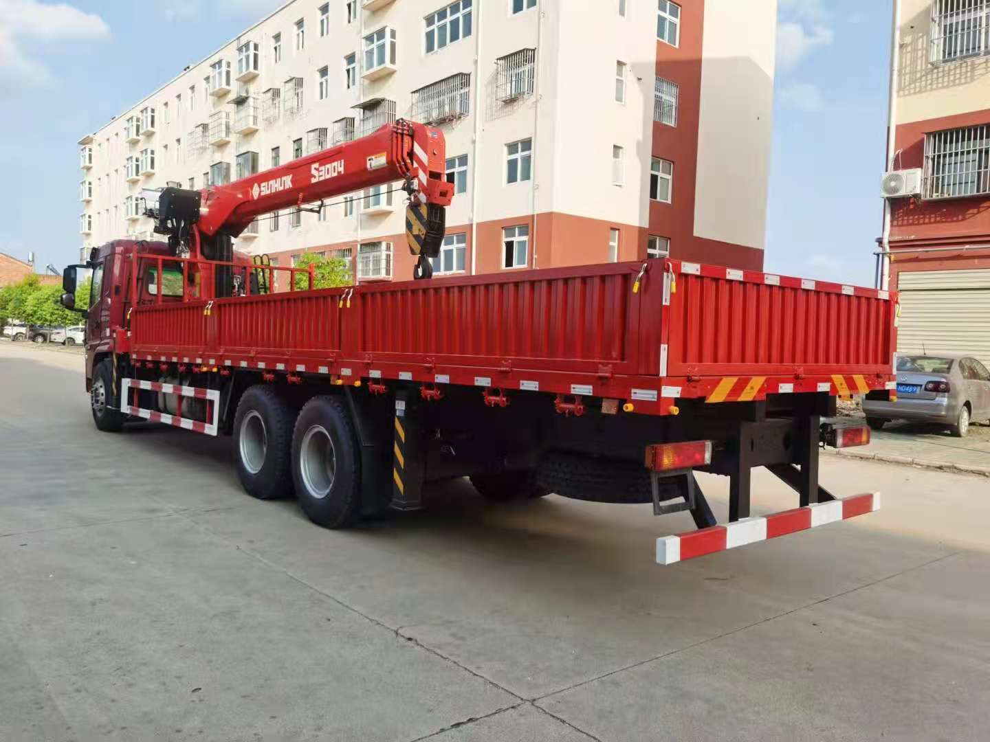 國(guó)六陜汽翼6后八輪隨車(chē)吊