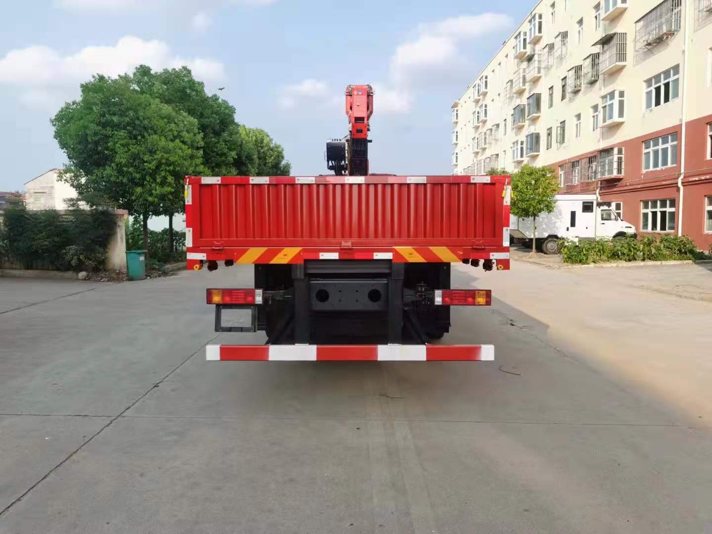 國(guó)六陜汽翼6后八輪隨車(chē)吊