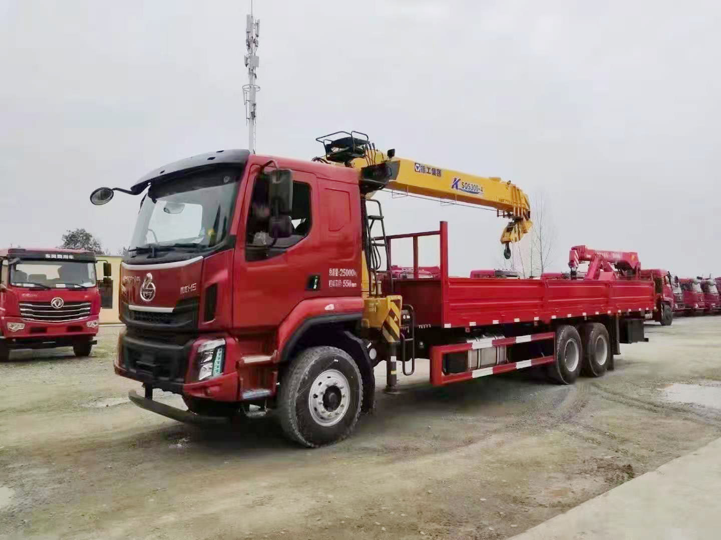 國(guó)六東風(fēng)柳汽乘龍后八輪隨車吊