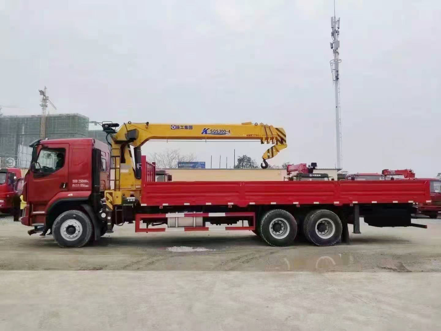 國(guó)六東風(fēng)柳汽乘龍后八輪隨車吊