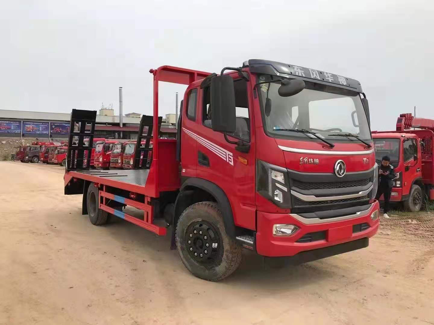 國(guó)六東風(fēng)華神T3單橋平板運(yùn)輸車(chē)圖片