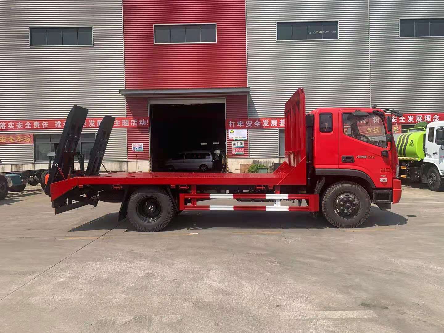 國六福田瑞沃單橋平板車側(cè)面圖片