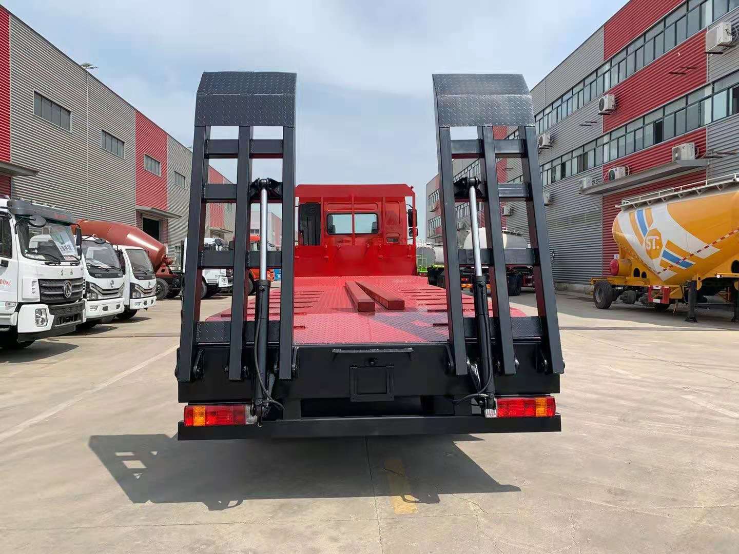 國(guó)六東風(fēng)柳汽乘龍前四后八平板運(yùn)輸車