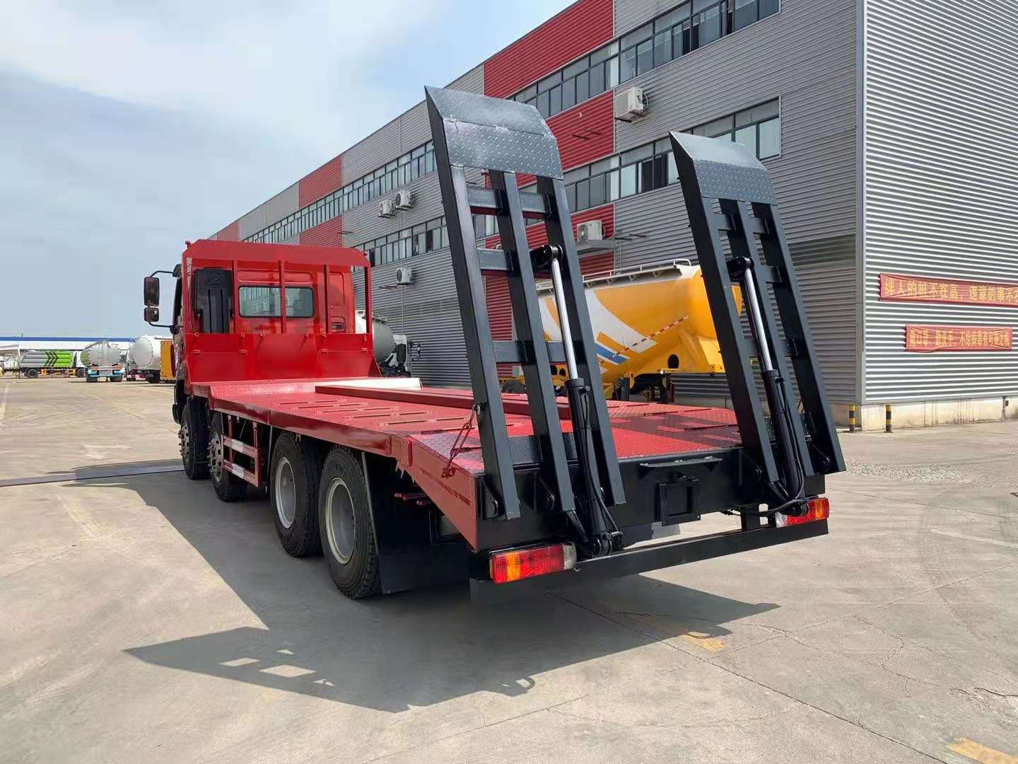 國(guó)六東風(fēng)柳汽乘龍前四后八平板運(yùn)輸車