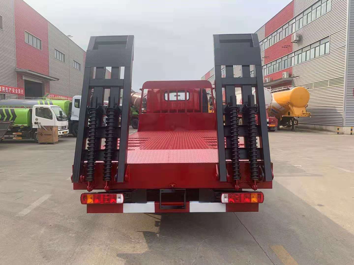 國(guó)六解放虎V平板車(chē)運(yùn)輸車(chē)