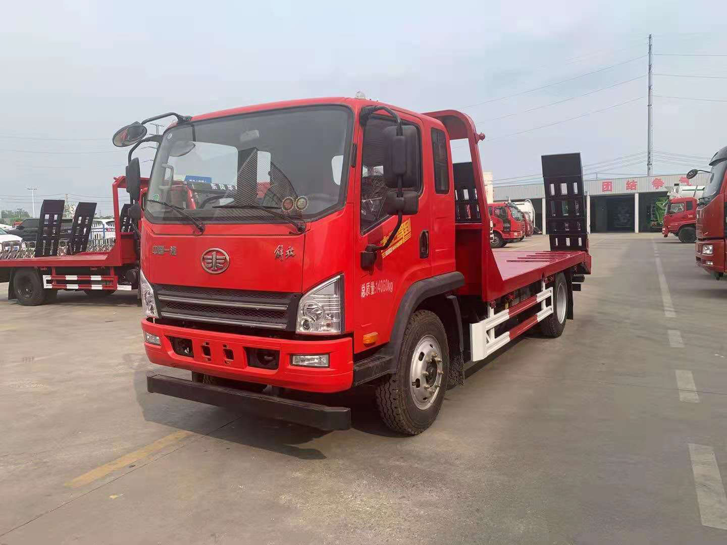 國(guó)六解放虎V平板車(chē)運(yùn)輸車(chē)