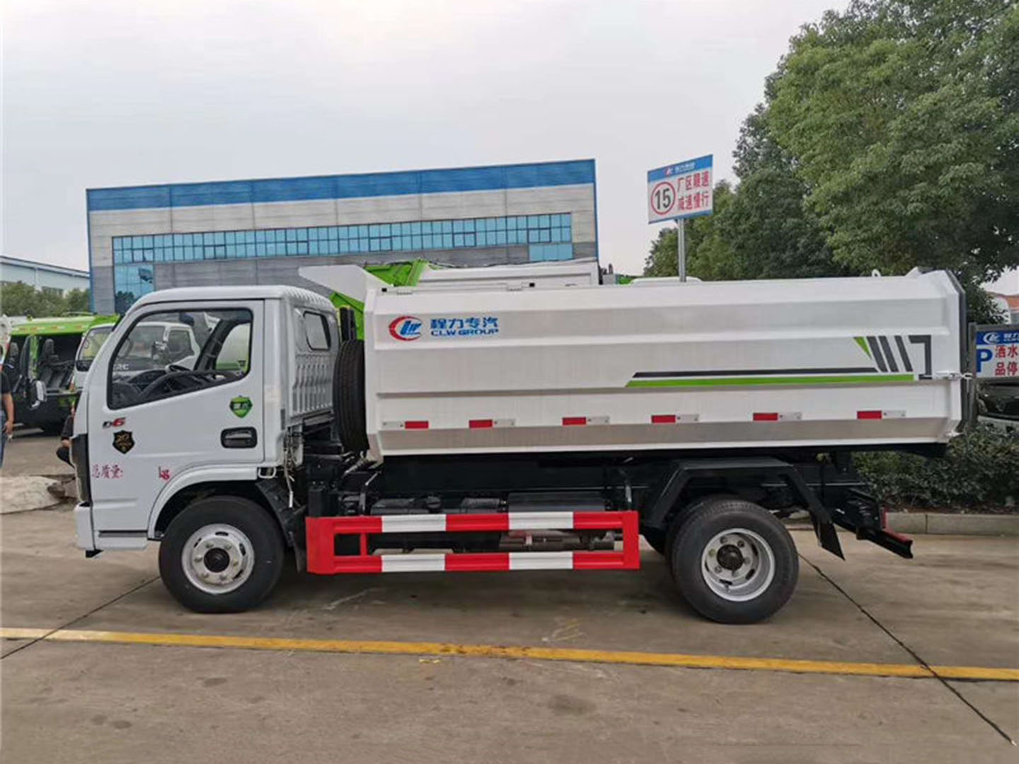 國六東風(fēng)多利卡5方掛桶式垃圾車