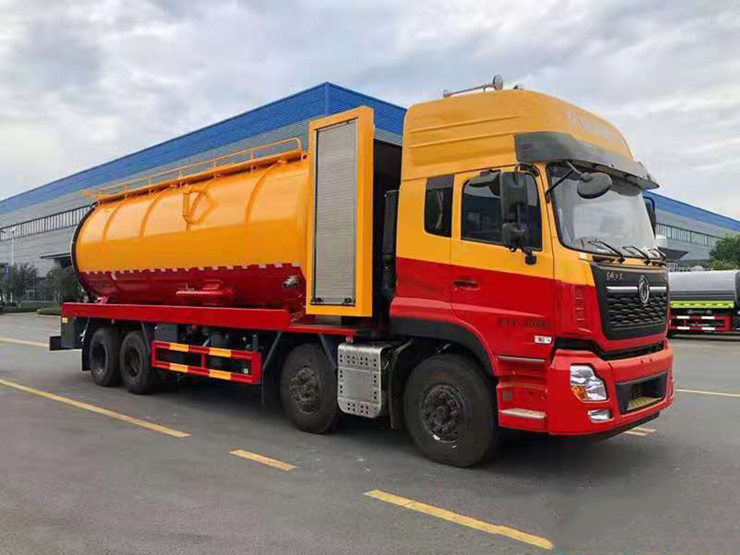 國六東風(fēng)天龍前四后八清洗吸污車