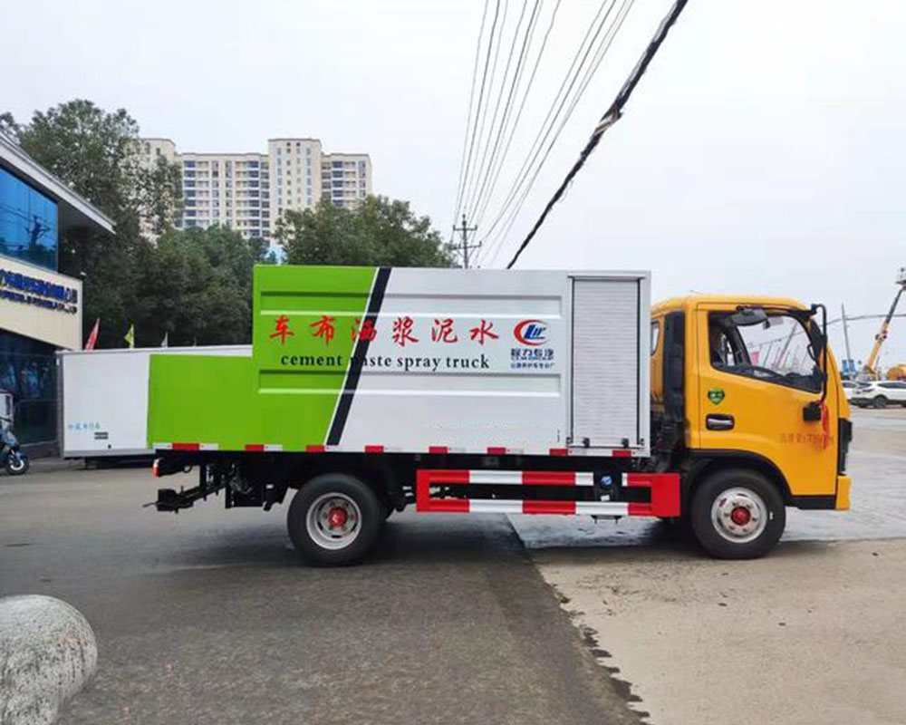 東風(fēng)多利卡水泥凈漿灑布車(chē)