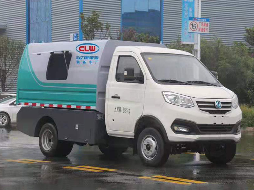 東風(fēng)大多利卡純電動(dòng)護(hù)欄清洗車