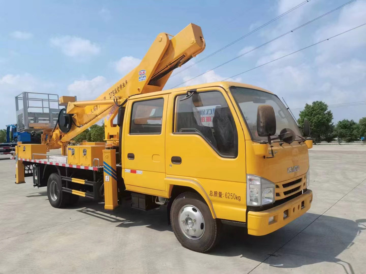 國(guó)六五十鈴雙排27米高空作業(yè)車
