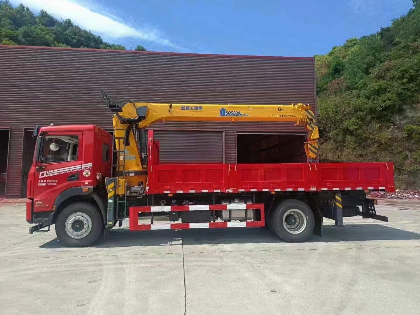 東風(fēng)華神DV5單橋隨車(chē)吊