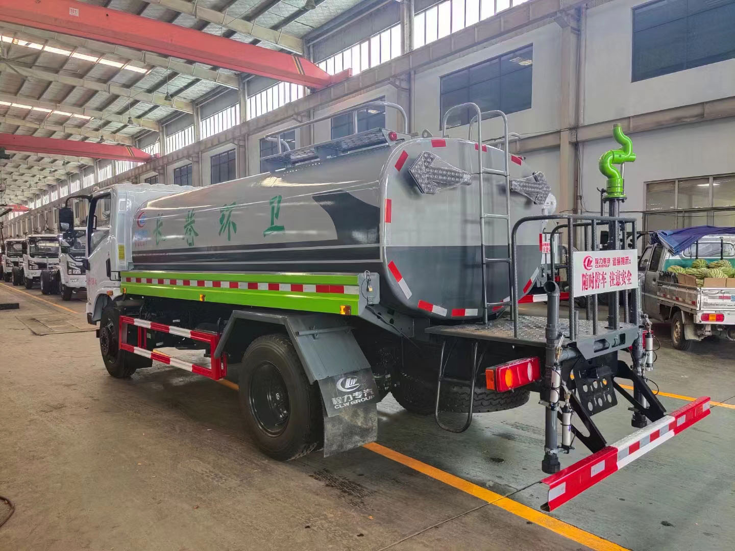 東風華神9方灑水車