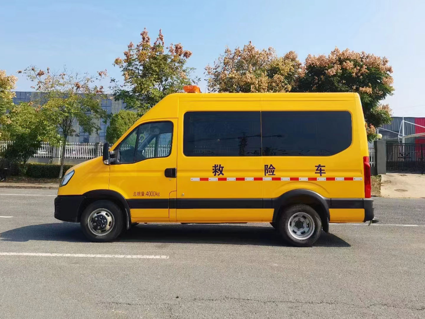 國(guó)六依維柯歐勝救險(xiǎn)車(chē)圖片