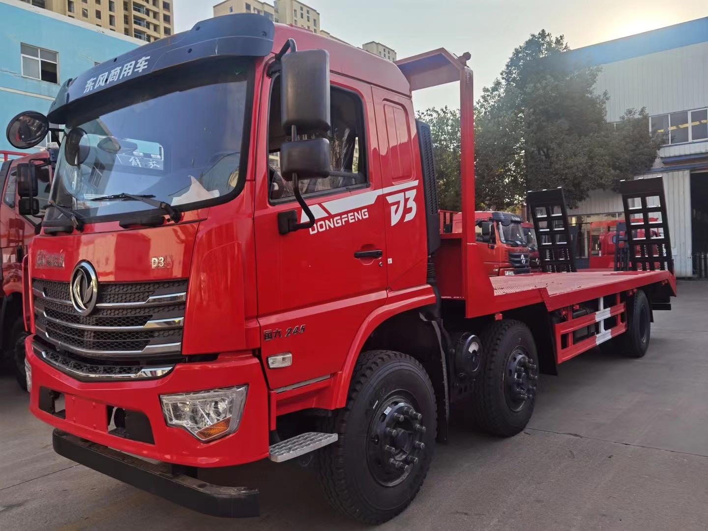 國(guó)六東風(fēng)暢行D3小三軸平板運(yùn)輸車