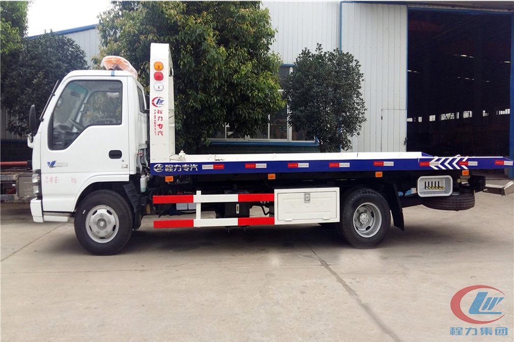 程力集團(tuán)五十鈴一拖二清障車側(cè)面圖