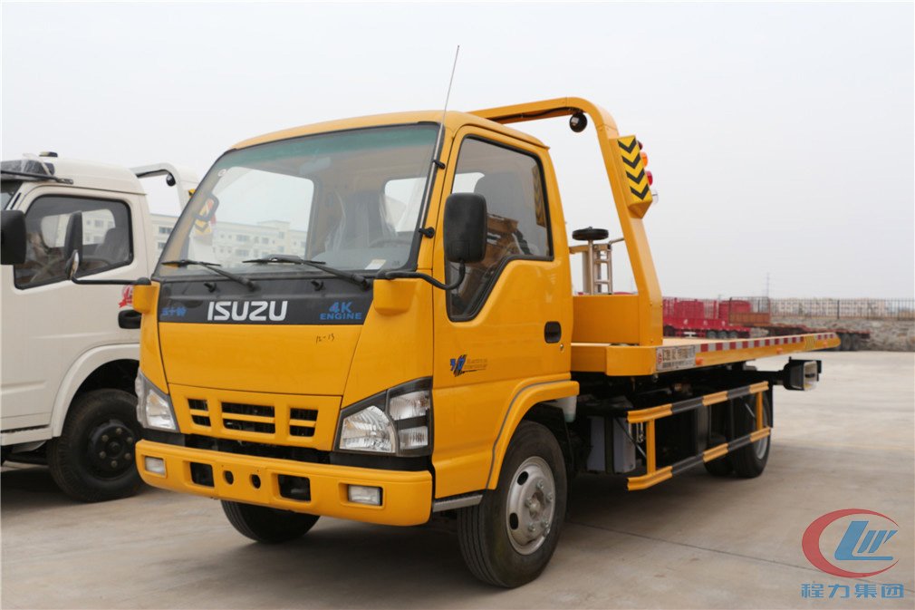 程力集團(tuán)五十鈴一拖二清障車側(cè)面圖