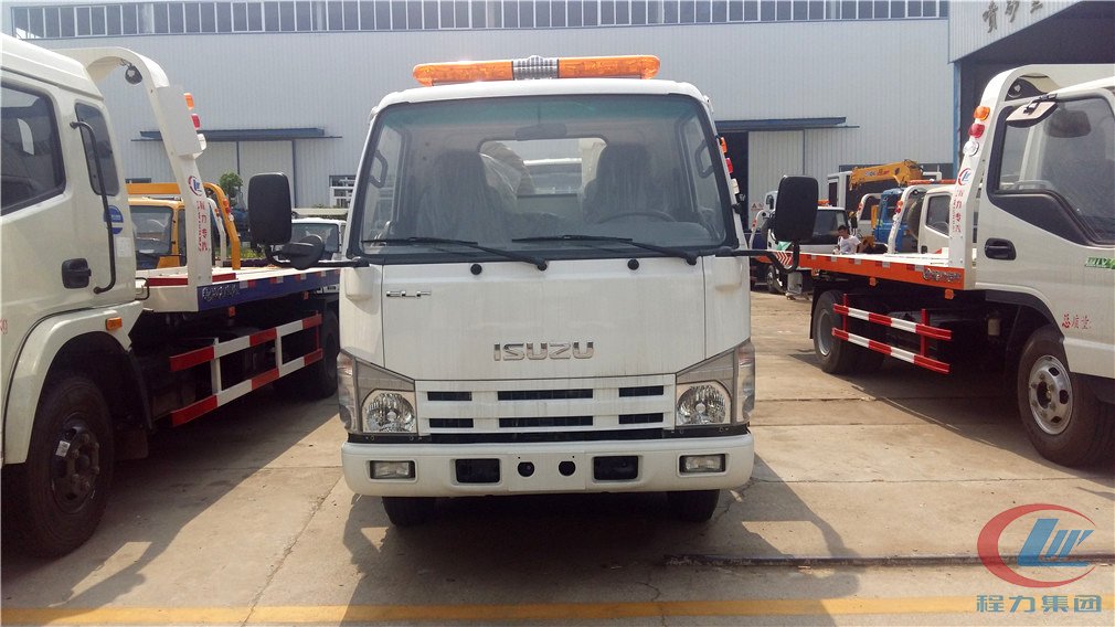 湖北程力五十鈴藍(lán)牌一拖二清障車正面圖