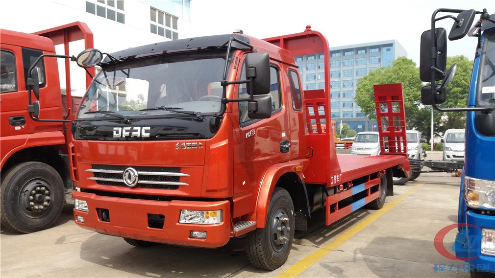 程力集團(tuán)東風(fēng)多利卡平板運(yùn)輸車高清圖