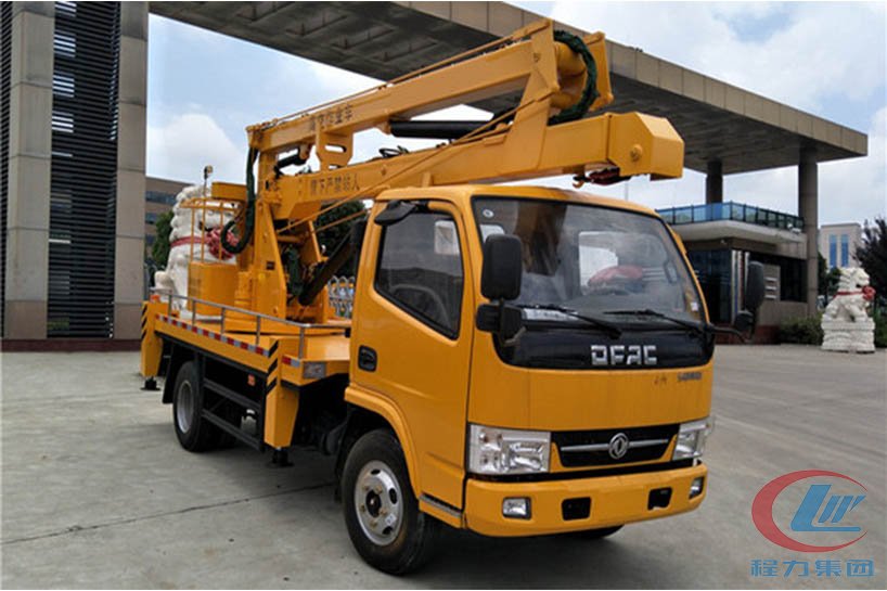 程力東風(fēng)12米藍(lán)牌高空作業(yè)車(chē)側(cè)面圖