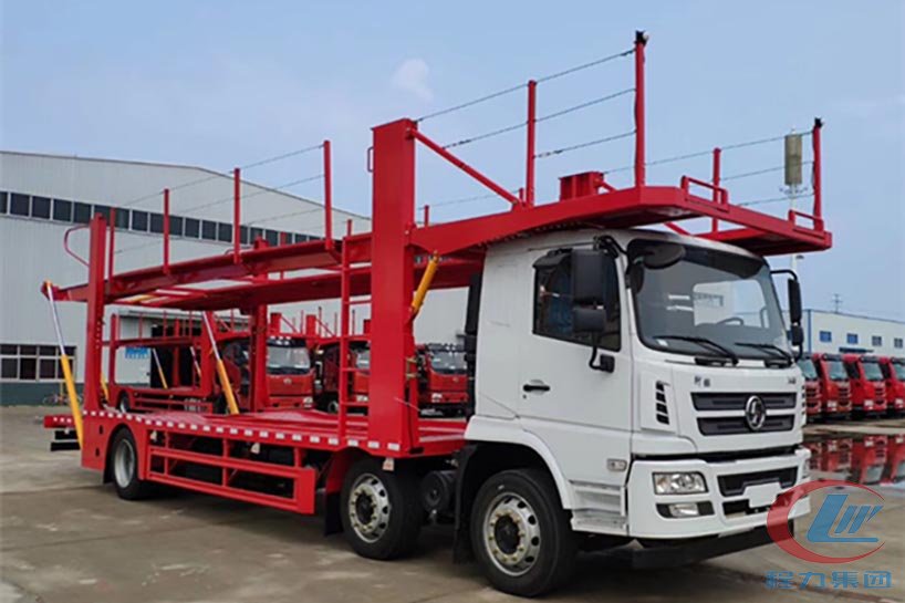 陜汽小三軸中置軸轎運(yùn)車(chē)側(cè)面圖