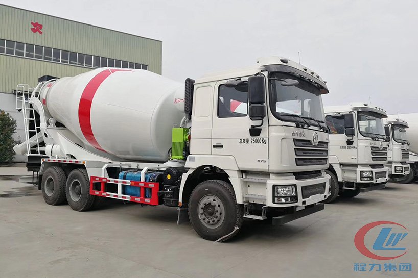 三一混凝土攪拌車(chē)側(cè)面圖