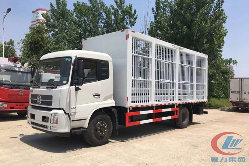 東風(fēng)天錦6米8運(yùn)豬車(chē)、畜禽運(yùn)輸車(chē)側(cè)面圖
