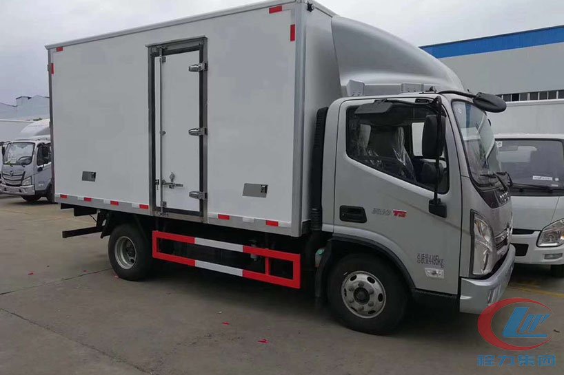 福田奧鈴TS4.2米冷藏車(chē)藍(lán)牌側(cè)面圖