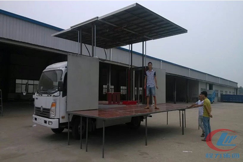 重汽豪沃3.8米廂長舞臺(tái)車側(cè)面圖