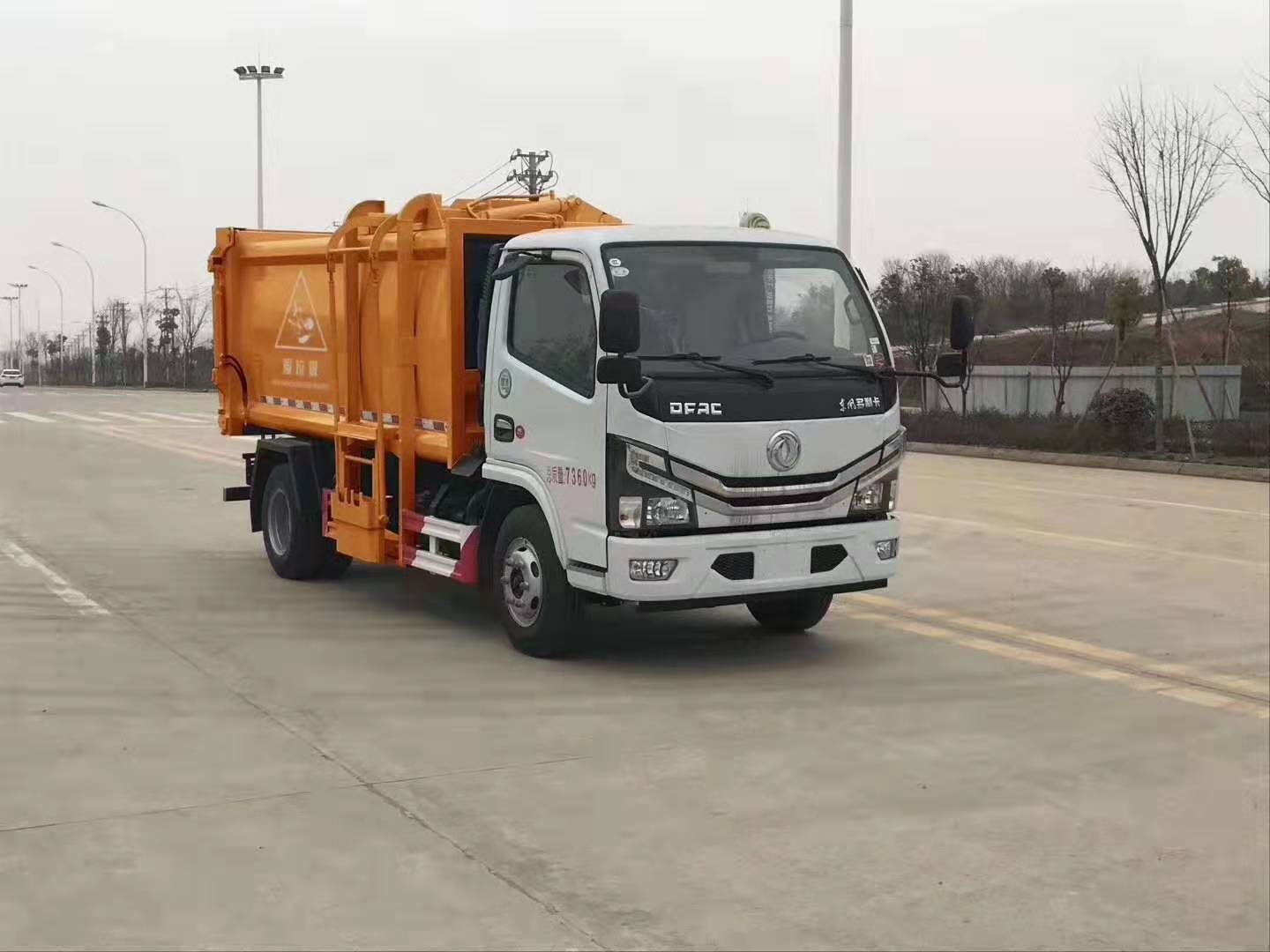 垃圾運(yùn)輸車