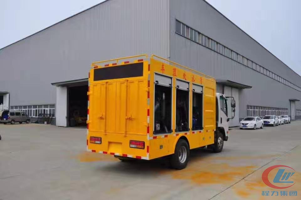 大運(yùn)污水處理車背面圖