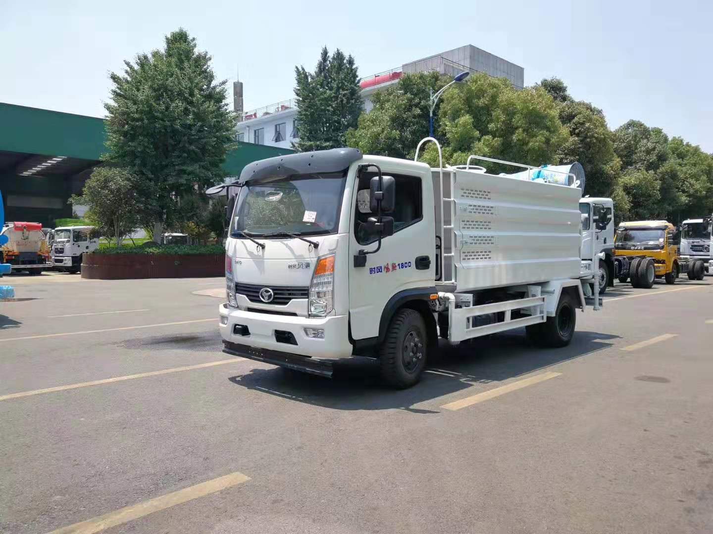 時(shí)風(fēng)藍(lán)牌5方多功能抑塵車