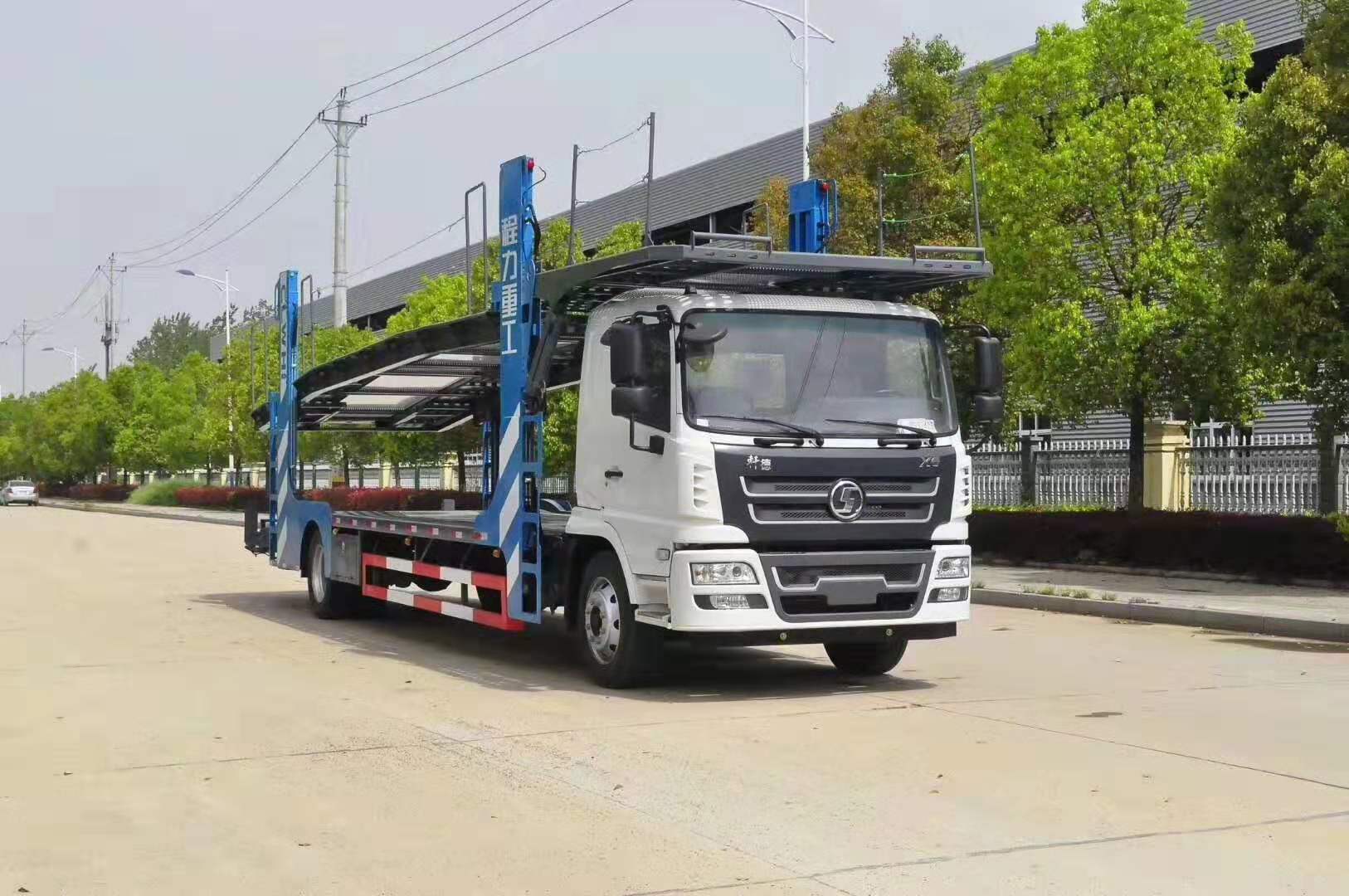 湖北隨州程力汽車集團重工事業(yè)部轎運車