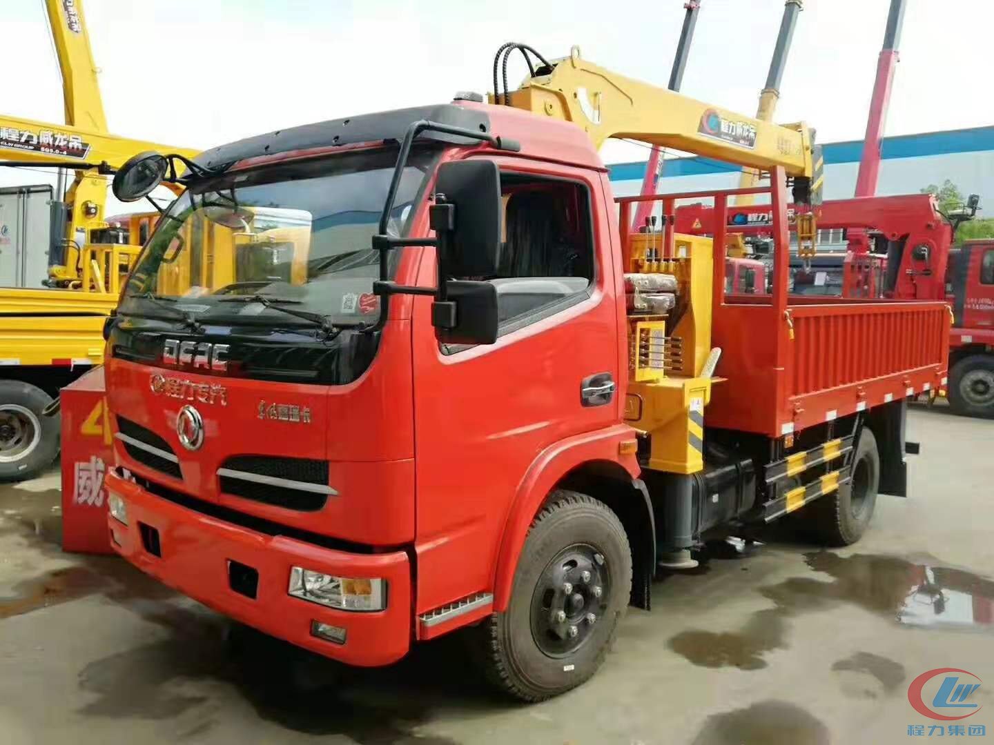 程力集團(tuán)東風(fēng)福瑞卡隨車(chē)吊