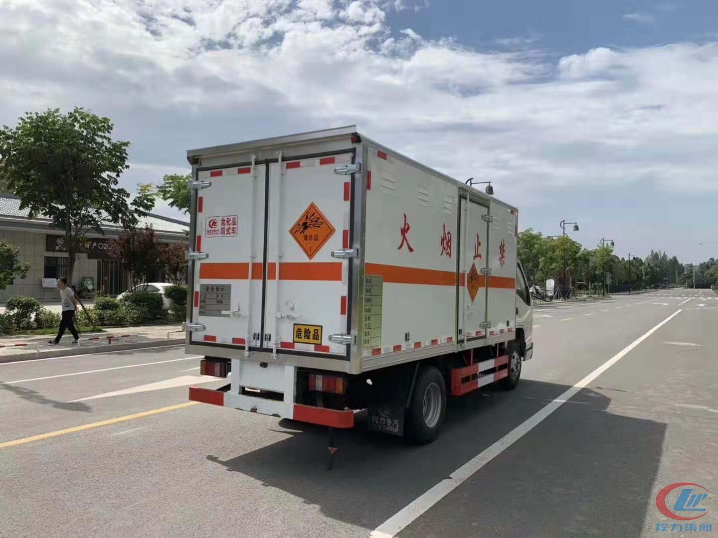 江鈴國(guó)六危險(xiǎn)品廂式車