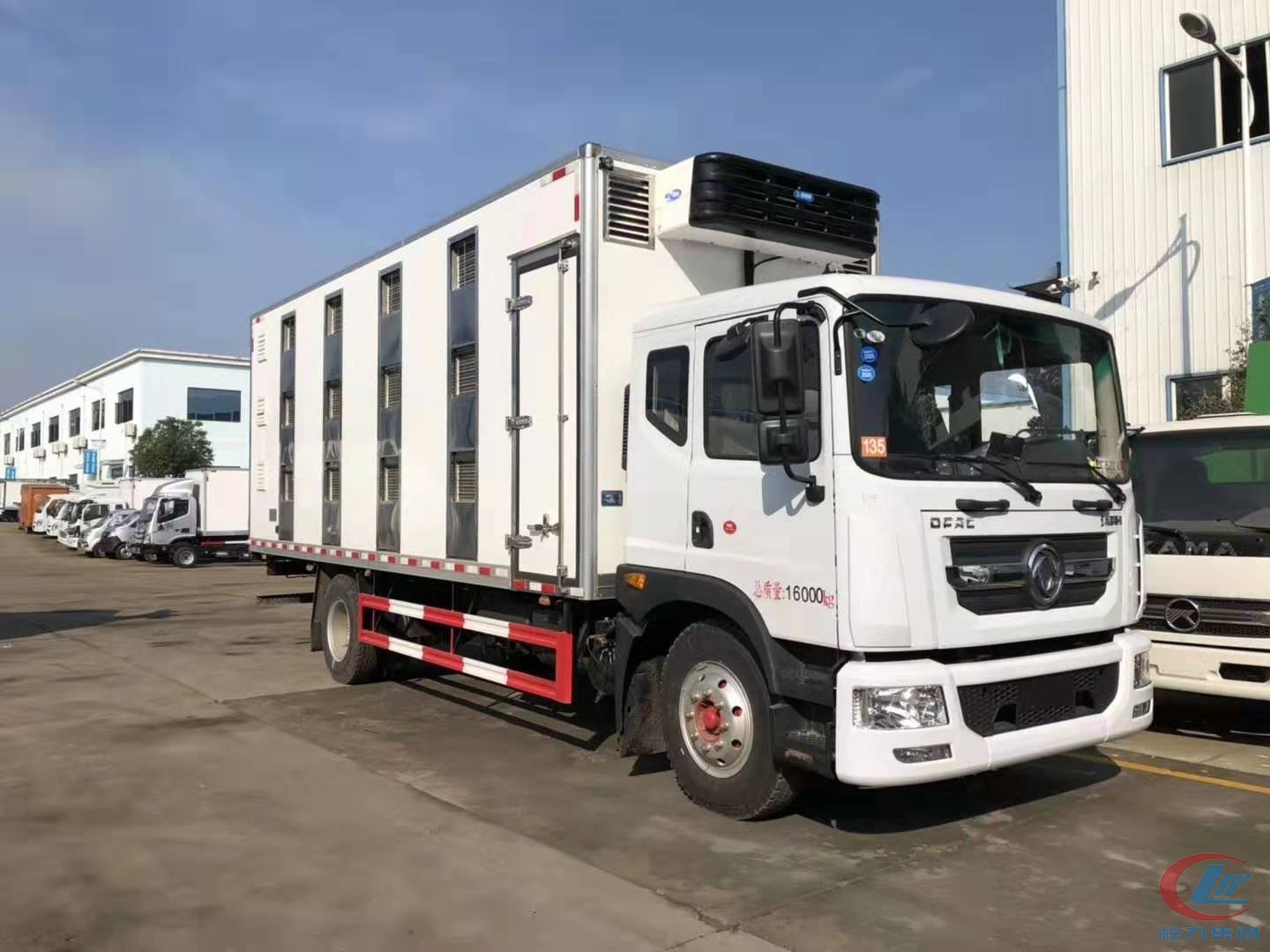 東風(fēng)多利卡D9畜禽運(yùn)輸車(chē)