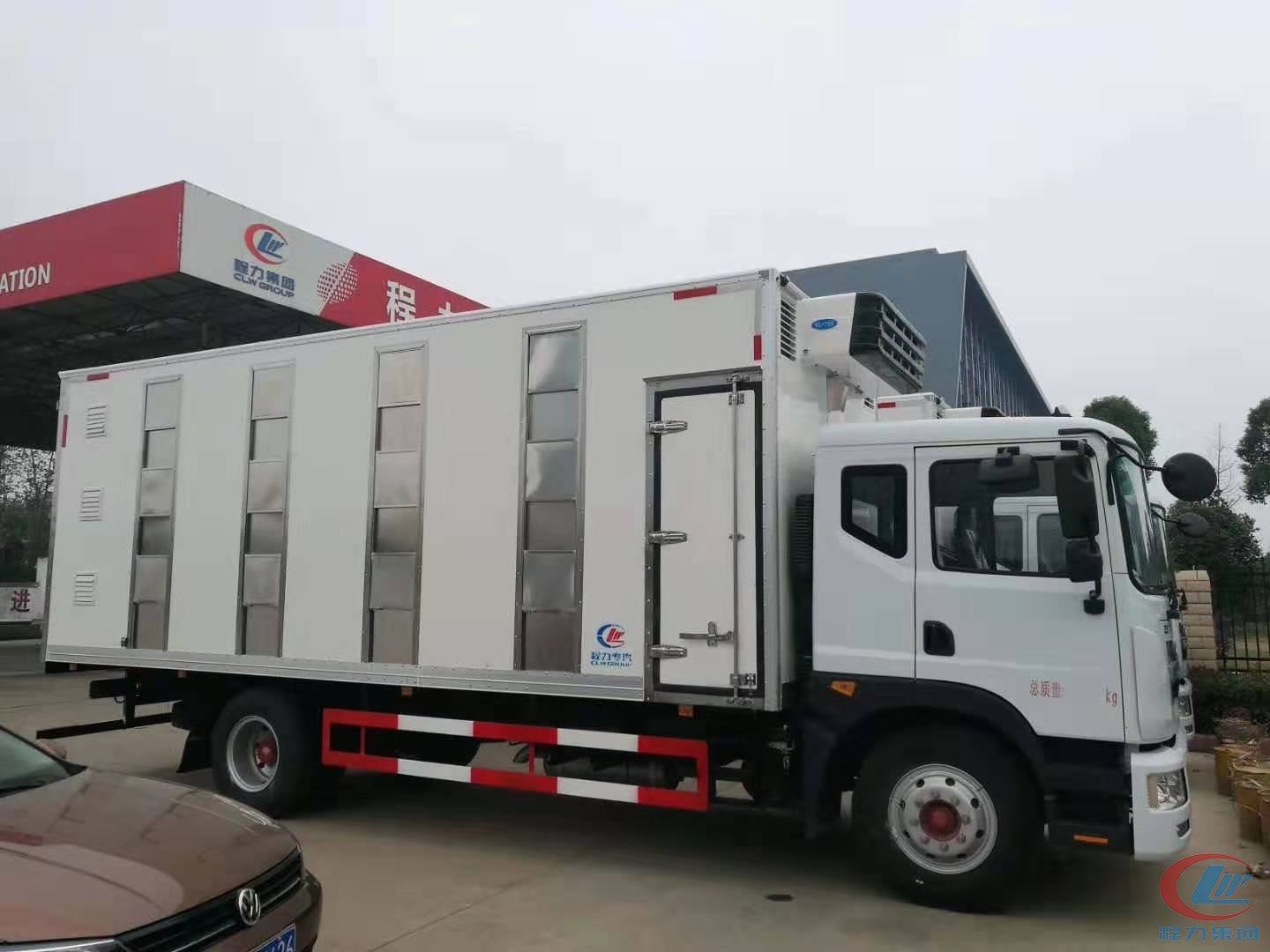 東風(fēng)多利卡D9運(yùn)豬車(chē)