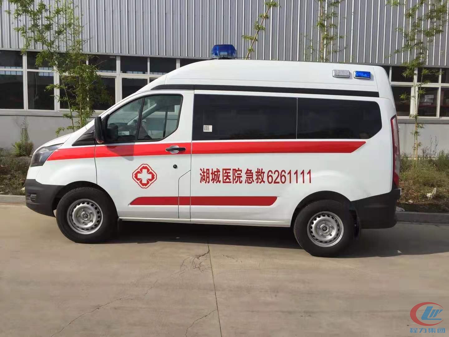福特短軸中頂轉(zhuǎn)運型救護車