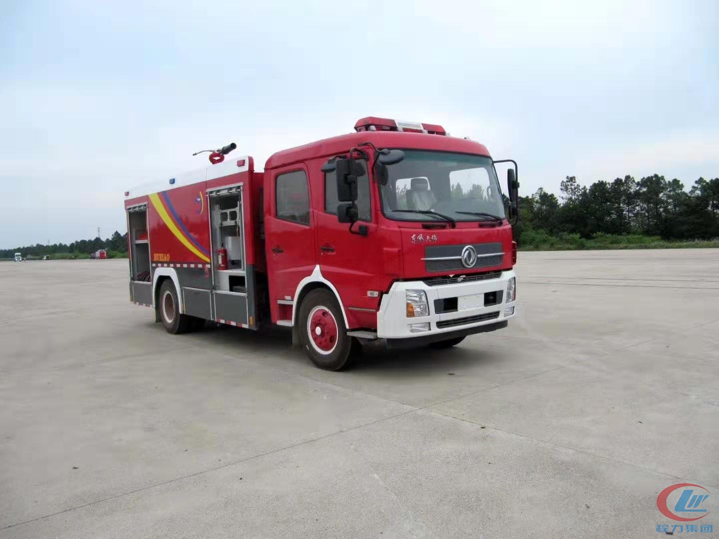 東風(fēng)天錦消防車(chē)圖片